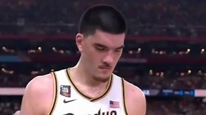 Tracy Wolfson needs a prop for March Madness duties after Zach Edey interview