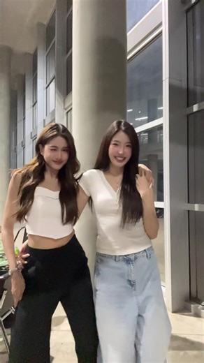 Exploring Bommyn: The Magic of Pears