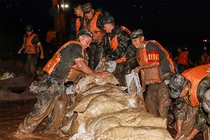 Rescue experience as boy inspires soldier fighting floods