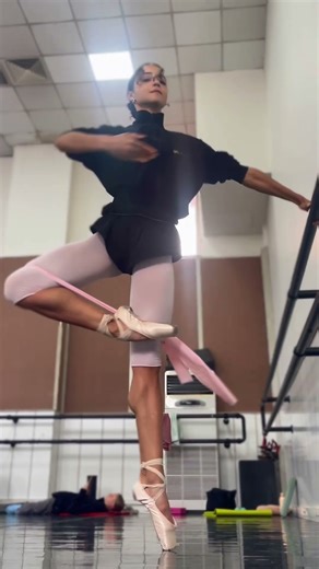 Pirouette learn how to turn #ballet