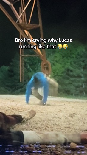 The big L doing anything but using the wrist rocket #strangerthings #netflixx #tv #fyp #fypシ