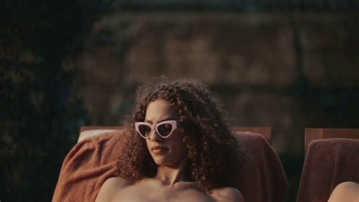 VRBO TV Spot, 'Relax: Sunbathing: OneKeyCash'