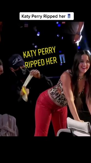 Katy Perry's Hilarious Ripped Jeans Moment