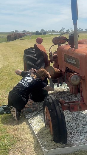 36K views · 345 reactions | A Sneaky eastern brown snake today caught and relocated safely! Eastern brown snakes are dangerously venomous and should not be handled or provoked - we are available 24/7 - 0477997361 #australiansnakes #stefthesnakecatcher #easternbrownsnake #snakes #snake #venomous | Wild Woofers Snake Catching, Pet Sitting and Dog Walking | Facebook