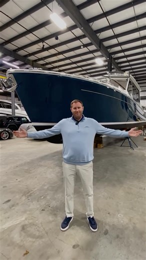 ⚓️ Check out the all-new 2026 MJM 47X The MJM 47X redefines the modern day yacht with its Carolina Downeast style, smart indoor-outdoor design, and unmatched performance. Designed for entertaining and adventure, it features four social zones, a galley-up layout, and comfortable overnight accommodations. What truly sets the MJM apart is its advanced variable-deadrise hull. It is lightweight, strong, and engineered for a fast, stable, and fuel-efficient ride. The deep-V bow slices through waves wh