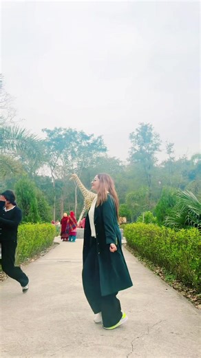 Enjoy a Fun Picnic Day with Trendy Music