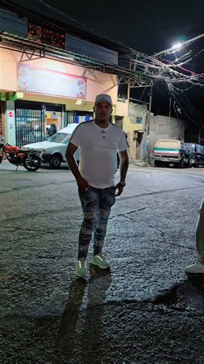 Habraham Pirueta on Instagram: "1. El Barrio San José Es una de las comunidades que integran el complejo de barrios de Petare, específicamente en la zona este de la ciudad. Se divide habitualmente en sectores como San José Parte Alta y San José Parte Baja. #salsaromantica #salsaparaestados #salsaparadedicar #salsaparadedicar #salsacaracas"