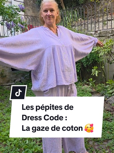 look du jour by les pépites de Dress Code : Aujourd'hui nous mettons à l'honneur cette matière ultra confortable et respirante, la gaze de coton 🤩 Tunique Soliane taille unique jusqu'au 52/54 : 32,90. Pantalon palazzo Soliane taille unique jusqu'au 52/54 : 32,90. Commandes en direct sur nos lives shopping, en commentaire ou en message privé avec votre numéro de panier. Si vous n'avez pas de panier contactez-nous on vous explique tout 😊 #lookdujour #outfitoftheday #outfit #curvystyle #plussizef