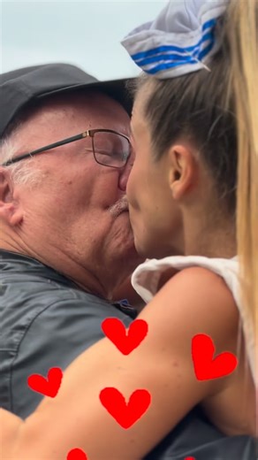 Ivanna Winter on Instagram: "💜 V I V A E L A M O R 💜 Libre sincero y sin caretas 💜 Feliz día mi Amorcho compañero incondicional @yermans1889 #Love #sanvalentín"