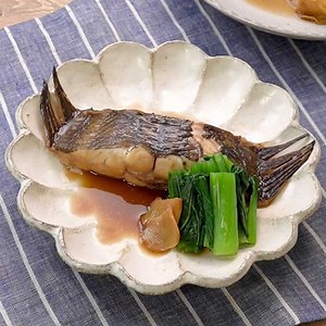 まずは定番で楽しむ♪ ヒラメの煮付けのレシピ動画・作り方 | デリッシュキッチン