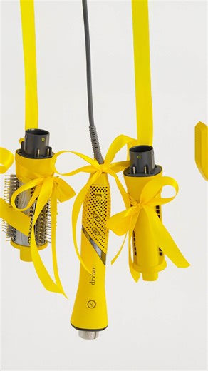 Drybar on Instagram: "Deep in the holiday spirit ✨🎄 a little BTS before *the shot*"