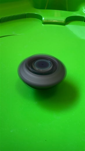 @jeyblades on Instagram: "Obsidian Shell spin test - blade and tip made in titanium 💪🏻 A massive thanks to: @the__sallad for providing the 3D model 🫡 @jlc3dp for the amazing titanium 3D printing service 👏🏻 #beyblade #obsidianshell #blackshell #beybladex #metal titanium"