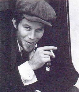 Paroles et traduction de la chanson «Tom Traubert's Blues (Four Sheets To The Wind In Copenhagen)» par Tom Waits