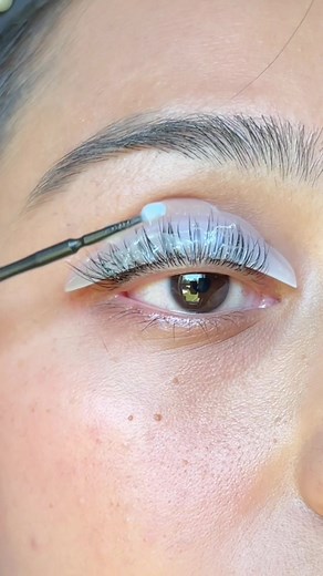 OBSESSED YALL🤭💓 I was born with extremely straight lashes and even when I curl and add mascara they fall right back down to straight. I usually have to curl and add waterproof mascara for my lashes to stay curly. But! I found a permanent solution for the next 8 weeks… I used the @Luxe Cosmetics lash lift set to curl my lashes and I’m so excited to wake up with curly lashes😍🫶 process was easy to follow and beginner friendly! . . . . . . . . . . #lashlifting #lashliftresults #diylashlift#diyla