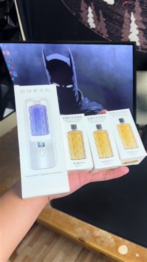 Gusto mo ng bahay na amoy spa 24/7? 😌✨ This automatic aroma diffuser instantly freshens your space habang nakaka-relax pa! ✔️ Automatic mist & timer ✔️ Tahimik, perfect kahit tulog ✔️ Pang-bahay, office, kwarto & live selling setup Perfect for stress relief, better sleep, at aesthetic vibes habang nagco-content ka 🌿 👉 Check the link & turn your space into a relaxing zone! #aromadiffuser #homeessentials #relaxing #tiktokaffiliateph #drefinds