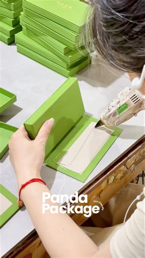 This isn’t just a box — it’s a branding tool. 💚