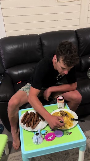 the mother of all snag and mash feeds that zacs devoured… 12 snags & 47kgs of mash!