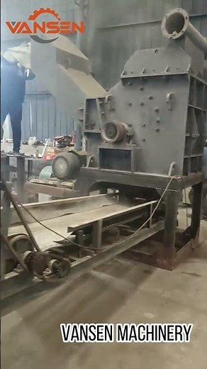Metal crushers use high-speed rotating hammers or blades to strike materials for crushing.