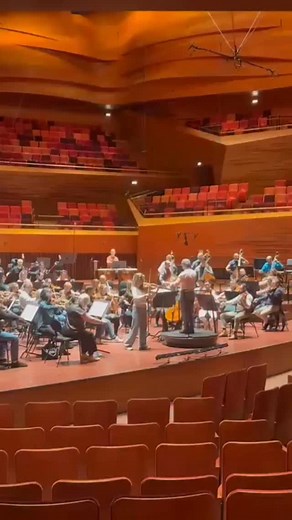 Getting ready for tonight’s concert with the @drsymfoniorkestret and @fabioluisiconductor at the DR Koncerthuset in Copenhagen! We’ll be celebrating the orchestra’s 100th anniversary with Beethoven’s Violin Concerto and Brahms’s Symphony No. 2. Tonight’s concert will be broadcast live on Danish Radio (Torsdagskoncerten, DR LYD -> https://www.dr.dk/lyd/p2/torsdagskoncerten-4012849570000) and our Beethoven will also be shown in cinemas across Denmark in weeks 4 and 5 of 2026. 🎻 #annesophiemutter 