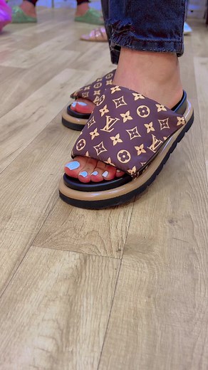 Stylish Designer Slides Highlights and Features