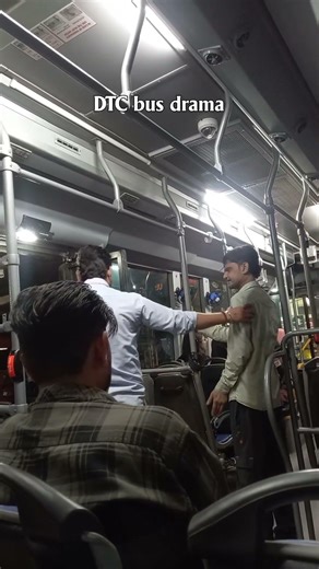 Dtc bus 🚌 high voltage drama | Delhi govt bus | Drunk man vs conductor | KaramdeepSingh