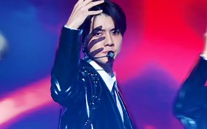 【4K LIVE】听到这首歌就想爬梯子 EXO《Sign》（181228）