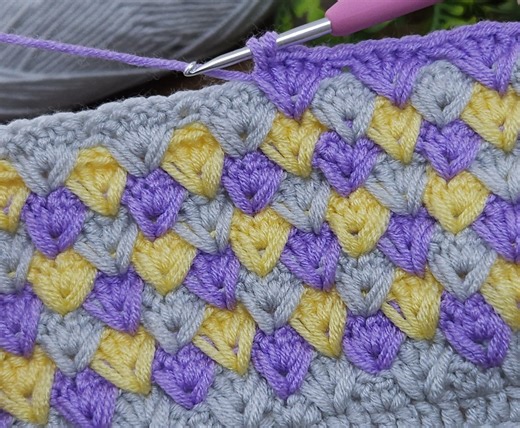 Perfect.! Very easy three-color crochet pattern explanation for beginners . #crochet #knitting | Aslı ile sanatsal tasarımlar