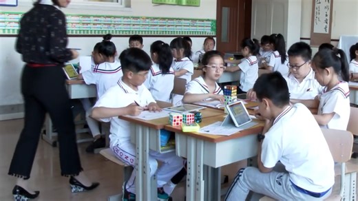 北师大版数学五年级下——露在外面的面