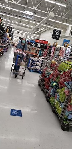 I'm gonna pee my pants! Crazies in Walmart