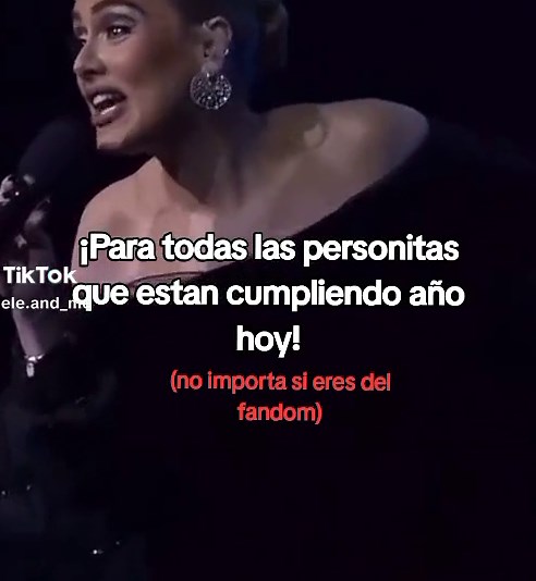 Adele cantando feliz cumpleaños
