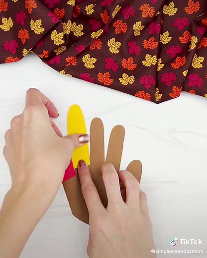 Easy Handprint Turkey Card Craft for Kids - Free Printable!