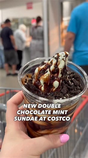 BRAND NEW AT COSTCO! They just added a Double Chocolate Mint Sundae the menu and it’s delicious! You can also get the vanilla and mint soft serve swirl together! Let us know if you give it a try! #costco #costcomenu #newatcostco #sundae #newfood | Hungry Hotline