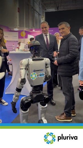 Anul trecut am participat la zeci de conferințe de business, am cunoscut oameni valoroși și am avut mii de discuții care ne-au inspirat, toate în jurul digitalizării și al viitorului tehnologiei. Anul acesta ridicăm ștacheta, va fi mai dinamic și cu impact mai mare. #digitalizare #tehnologie #Pluriva | Pluriva