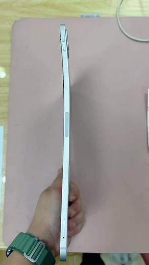 How to Repair an iPad Pro Case with a Hammer | Madrid Repair Services