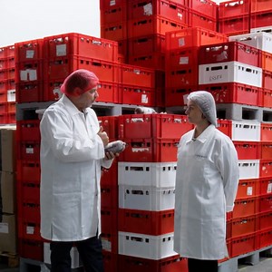 Werbung/ Leute, ich war in der FRESCO-Zentrale in Lünen! 🥳☺ Denn ich wollte mir mal anschauen, wie die FrischBarf-Produkte produziert werden. Ganz schön interessant, wie so eine Porduktion abläuft. Ich hab viel dazu gelernt💡(und für Emma abgestaubt). Schau doch mal bei FRESCO vorbei und testet selbst!😊 #fresco #frescofrischbarf #hundefutter #frischbarf | Martin Rütter