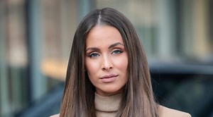 Kínos baki: Sydney van den Bosch bedobta magát a Szerencsekerékben, a ruhája bánta