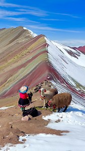 Colores vibrantes, aire puro y nieve fresca. 🌈❄️ La montaña Vinicunca nos regaló este escenario de película hoy. La caminata exige esfuerzo, pero la recompensa visual lo vale todo. ✨ ¿Listo para agendar tu próxima aventura en Cusco? Escríbenos y armamos tu itinerario a tu medida. 📲🤗 =============================================== Vibrant colors, pure air, and fresh snow. 🌈❄️ The Rainbow Mountain gifted us this movie-like scenery today. The hike requires effort, but the visual reward makes it