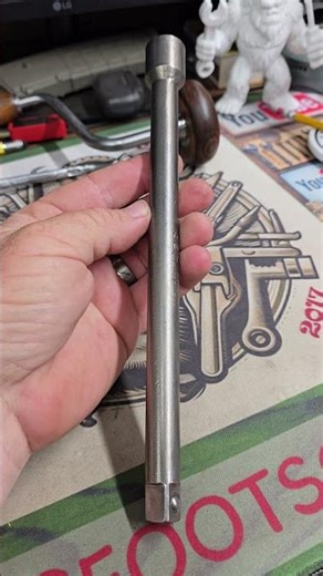 Snap-On S12 1/2" drive 10" extension. old but still ready to work.👍🍻