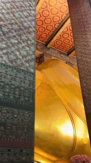 Giant gold Buddha in Thailand