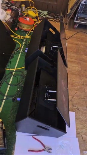 Stage Monitor Speaker Style Teleprompter