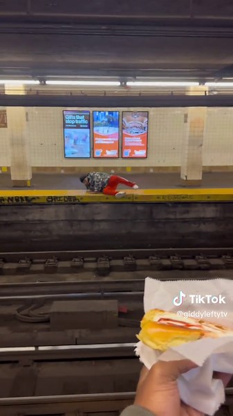 I'll do anything for a glizzy 🤷‍♂️💯 #giddyleftytv #trending #explorepage #foryou #reels #viral #glizzy