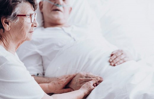 Providing Comfort: What to Say to a Loved One in Hospice | LoveToKnow