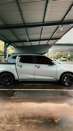 Isuzu D-Max 2026: Features of Cab 4 with Side Steps