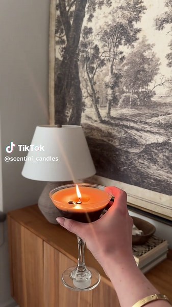 Tag a friend who needs to see this candle 👀