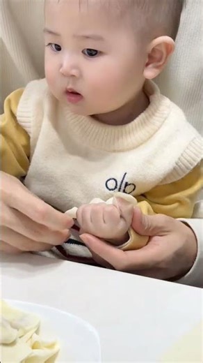 “Baby’s First Bite 😍 | Cutest Moment Ever” #cat #baby #shorts