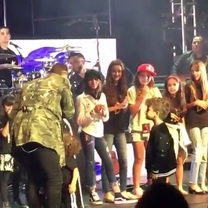 73K views · 358 reactions | ¡Así disfrutó @nacho a su familia durante su concierto sold out en Miami! #LaCriaturaTour ❤️ #happyhappyhappy | Telemundo | Facebook