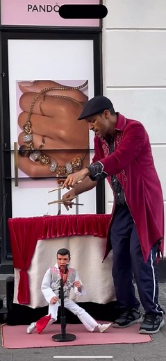 #elvis #elvispresley #puppet #puppets #puppetshow