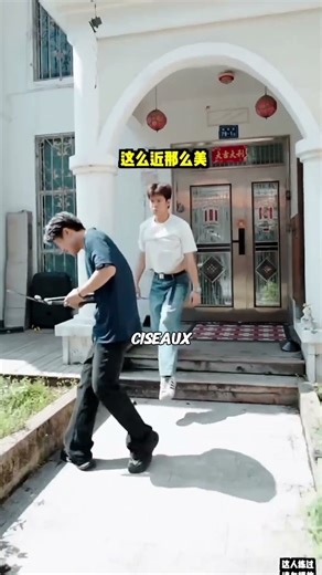 The prince has become a robot 😱