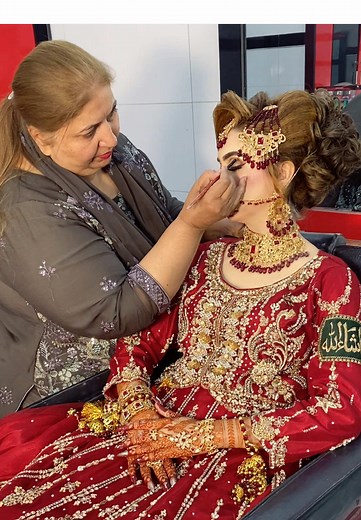Stunning Bridal Makeup by Aqsa Beauty Salon
