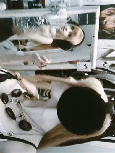 re edited bc somehow it changed the song 😭😭#valentinesday #boyfriend #transition #messagesfromthestars #fyp